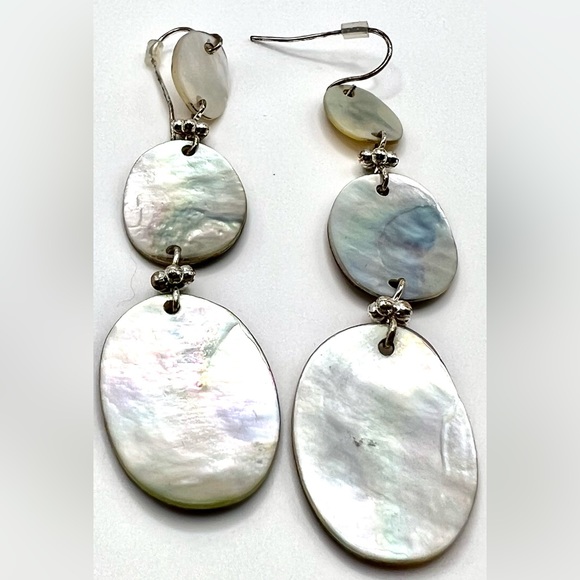 Jewelry - Vintage Mother of Pearl Silver Tone Drop Earrings